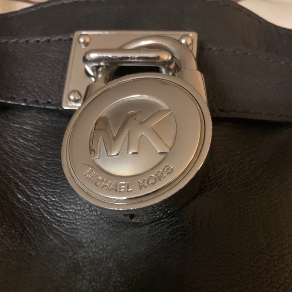 Micheal Kors Hamilton purse - Picture 2 of 3